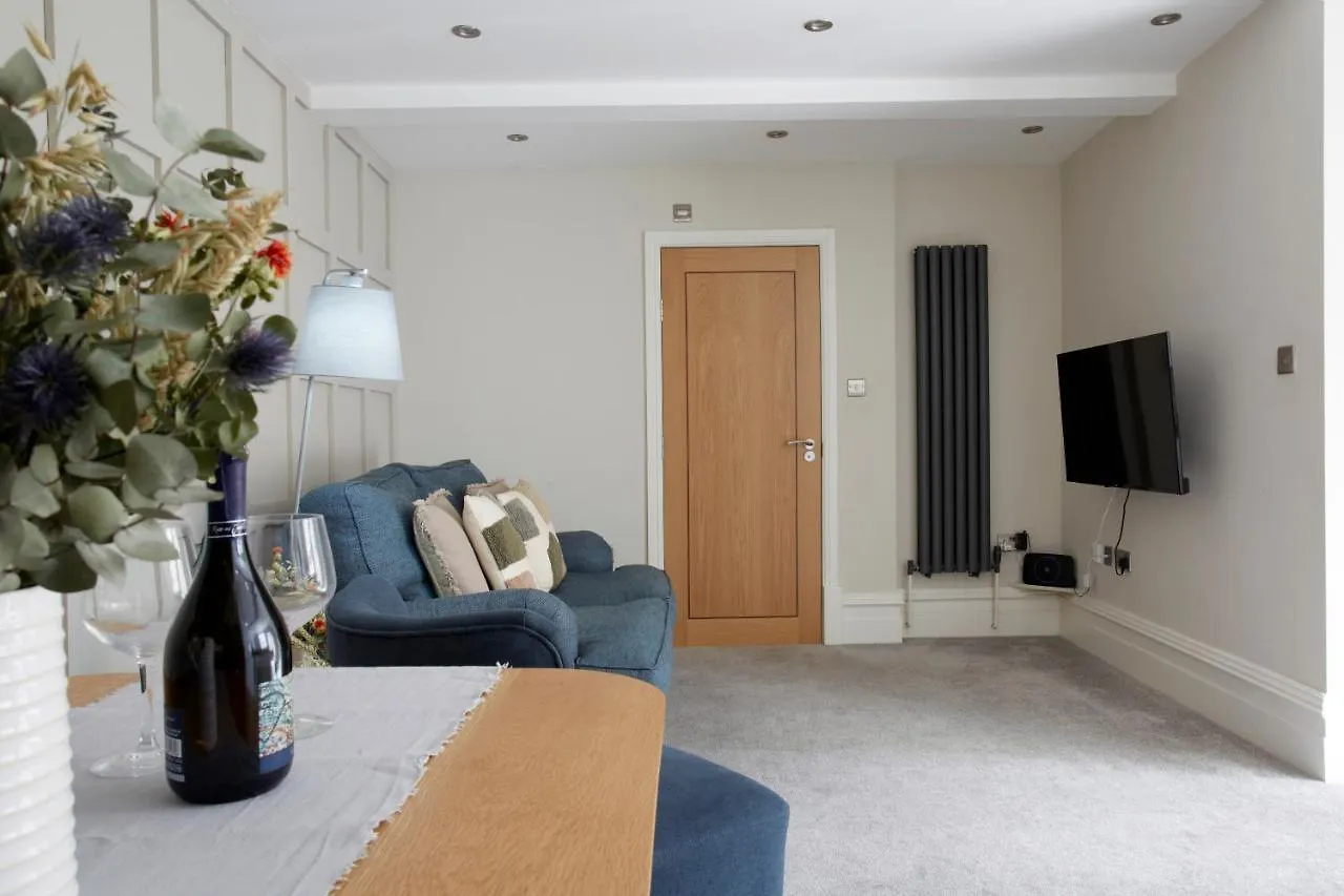 The Courtyard By Chateau Anna, Central York - Free Parking Апартаменты